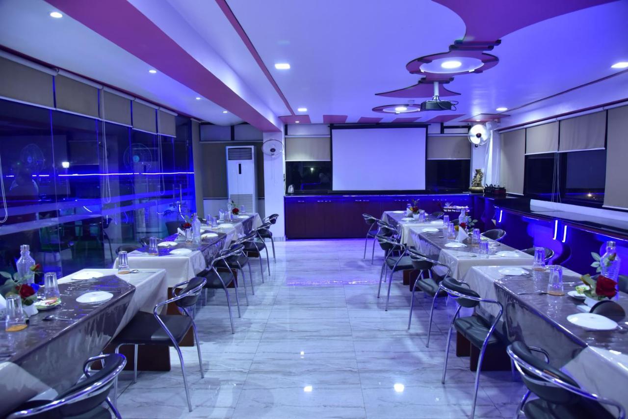 Le Leisure Hotel Allāhābād Junction Buitenkant foto