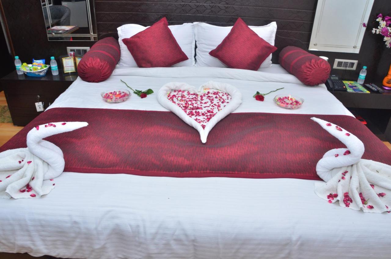 Le Leisure Hotel Allāhābād Junction Buitenkant foto